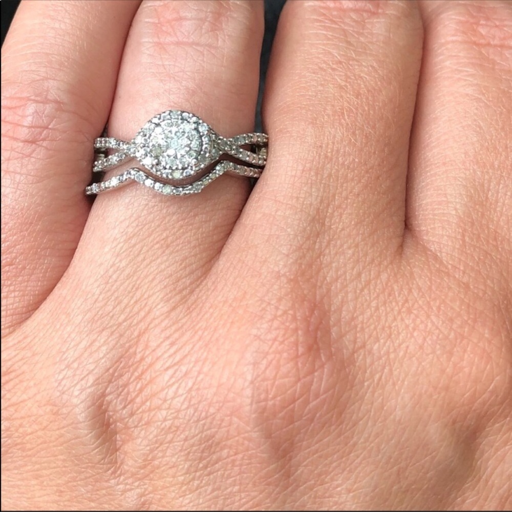 Perfect engagement/promise ring!!!